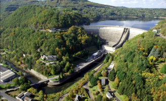 Barrage et atelier de maintenance mécanique de Bort