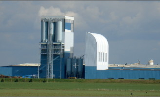 Vue éloignée de l'usine