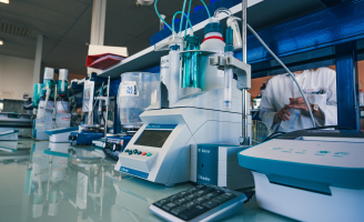 Aperçu d'une partie du plan de travail d'un des quatre laboratoires