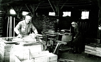 C’est à Champagnole au début du siècle dernier qu’a été fondée par un artisan boisselier, l’entreprise « historique ».