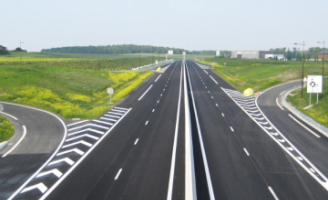1 bande de marquage sur 3 est réalisée sur les routes en France avec les produits SAR